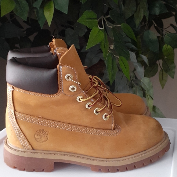 Timberland Boots Sz 2.5 - Picture 3 of 7